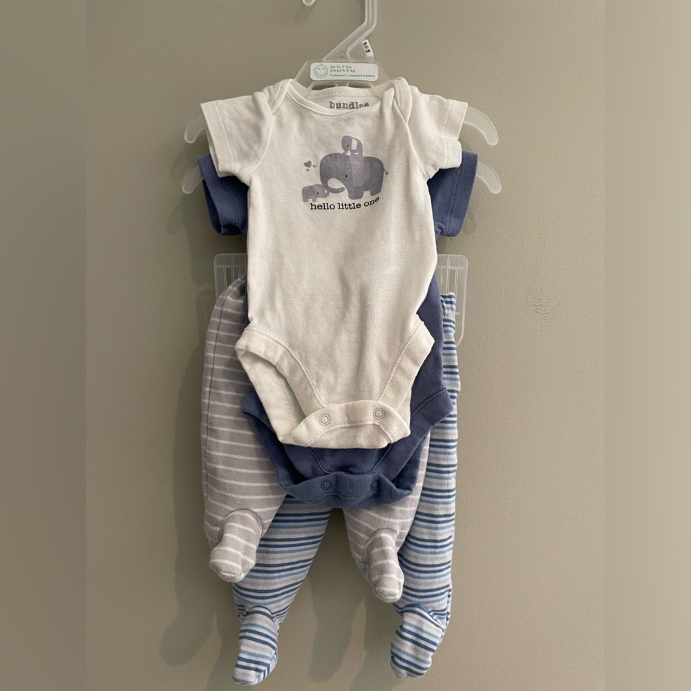 👶 NB BOGO Onesie and Pants Set x 2 - NWOT